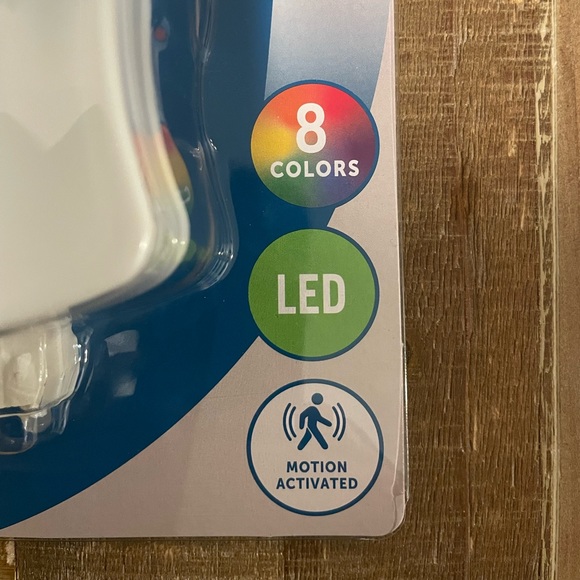 Utilitech LED Motion-Activated Toilet Night Light. 8 Colors. New in Package. - Picture 2 of 3